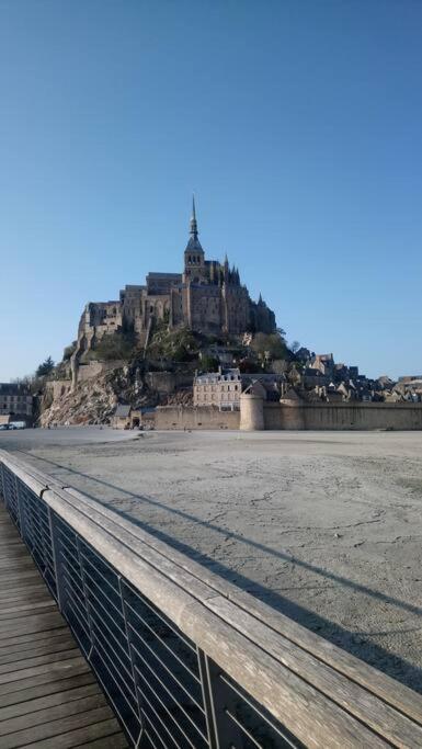 Maison Familiale A 10 Min Du Mont Saint Michel Pontorson Buitenkant foto